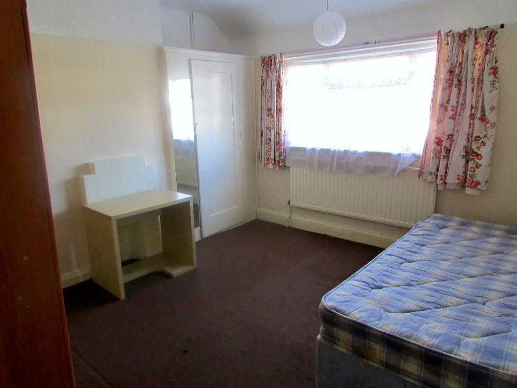 4 Bedroom SEMI DETACHED to Rent in WEMBLEY, HA9 6LS