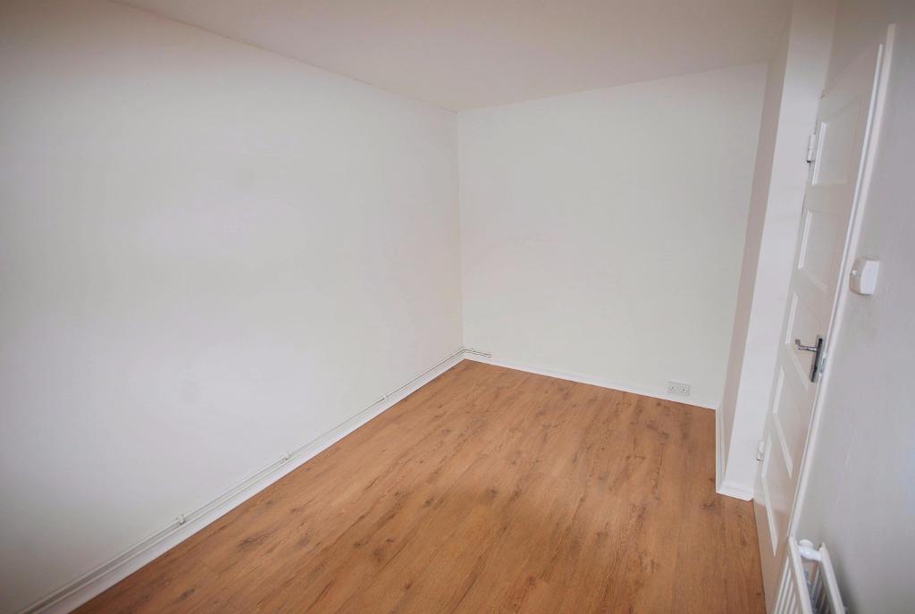2 Bedroom FLAT to Rent in EAST FINCHLEY, N2 8NJ