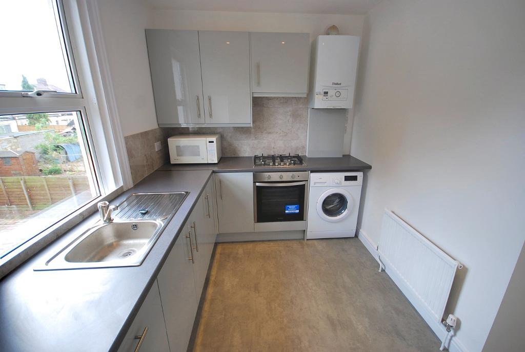 2 Bedroom CONVERTED FLAT to Rent in WEMBLEY, HA0 4RT