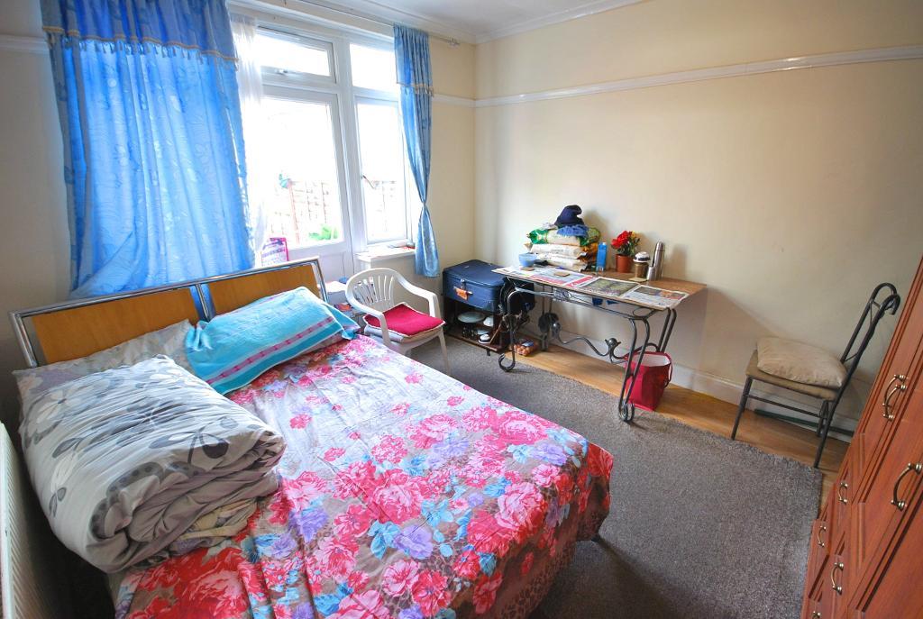 3 Bedroom MID TERRACED to Rent in WEMBLEY, HA0 1UN