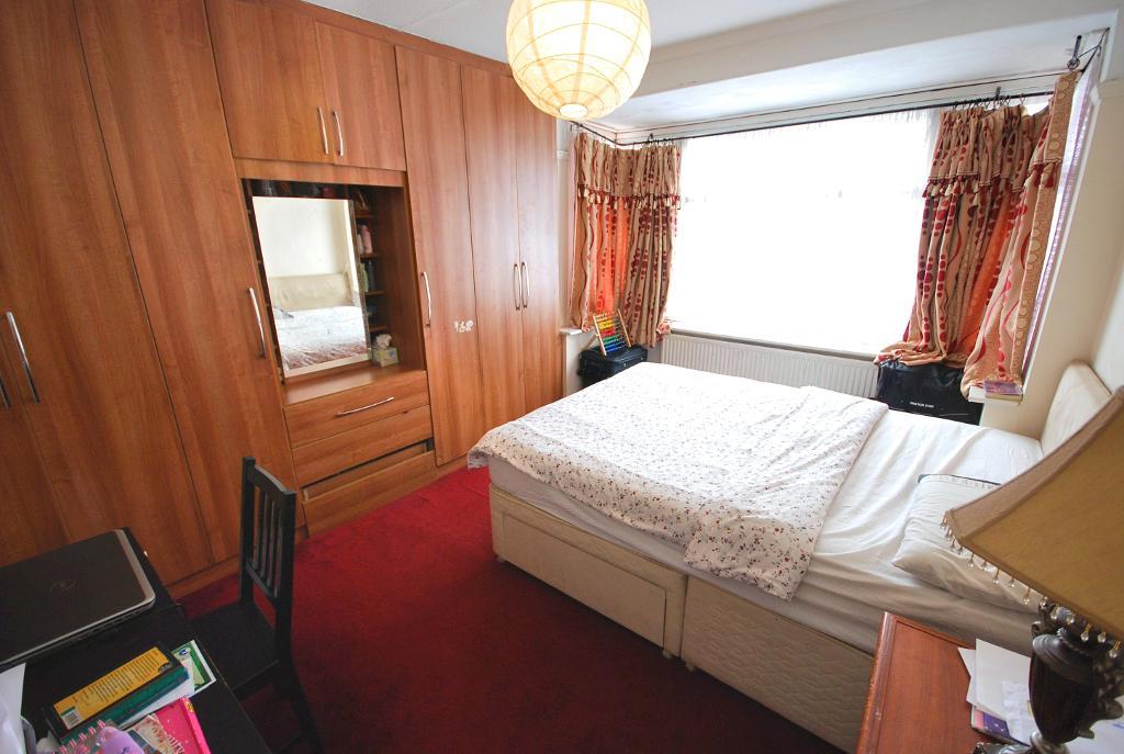 3 Bedroom MID TERRACED to Rent in WEMBLEY, HA0 1UN