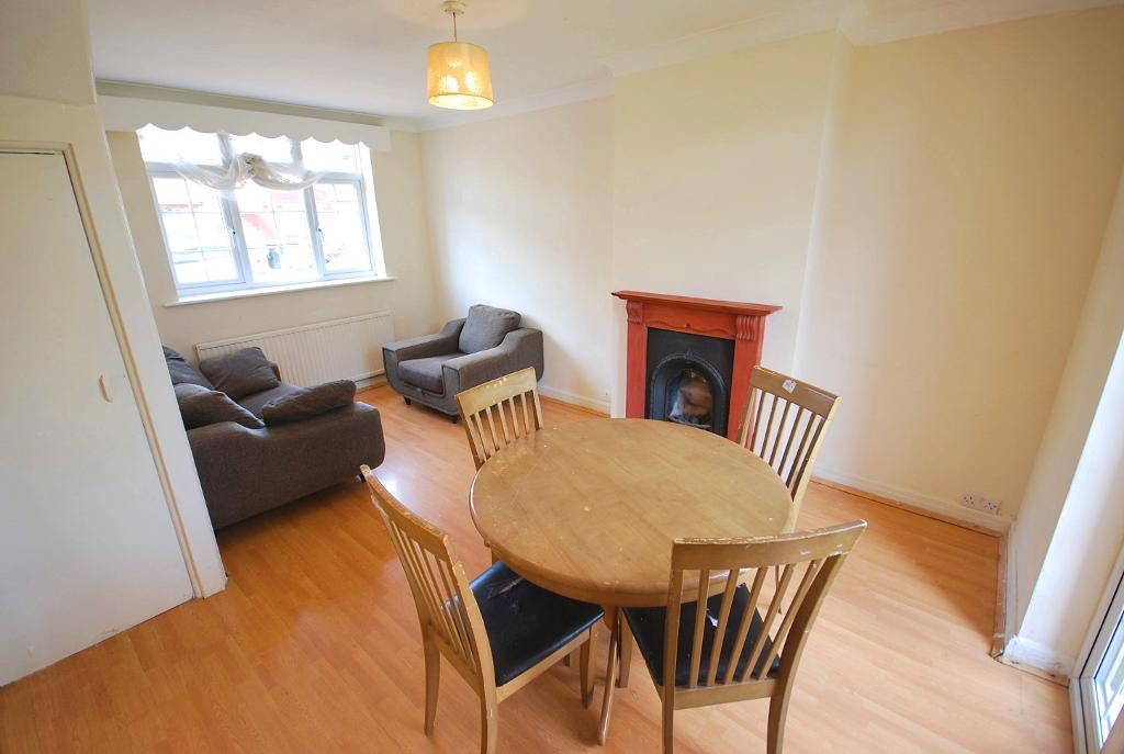 3 Bedroom MID TERRACED to Rent in WEMBLEY, HA0 1LL