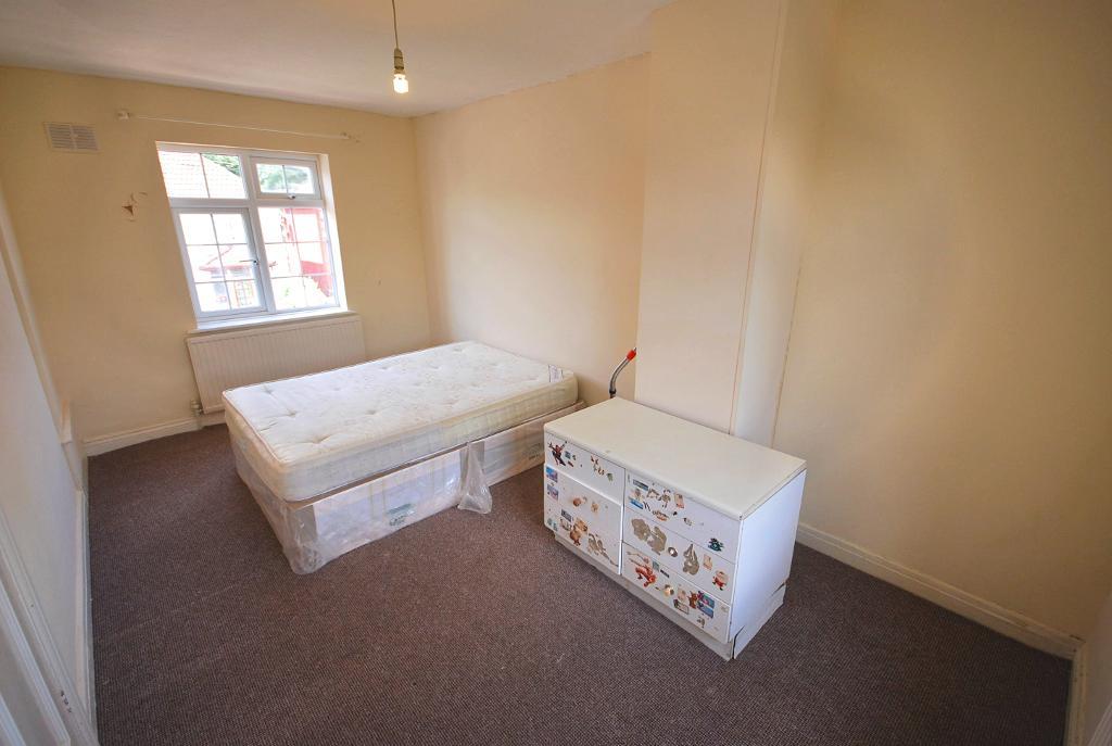 3 Bedroom MID TERRACED to Rent in WEMBLEY, HA0 1LL