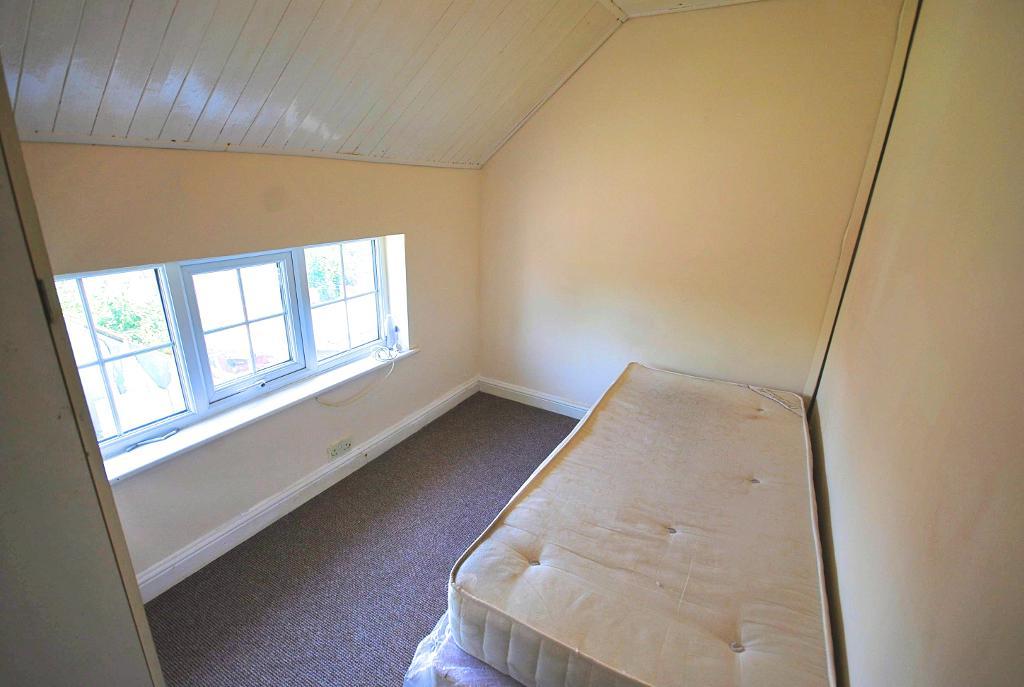 3 Bedroom MID TERRACED to Rent in WEMBLEY, HA0 1LL