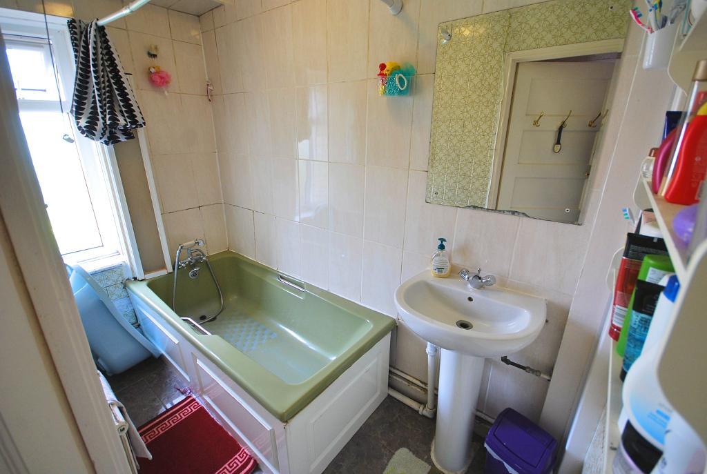 3 Bedroom END TERRACED to Rent in WEMBLEY, HA0 4LH