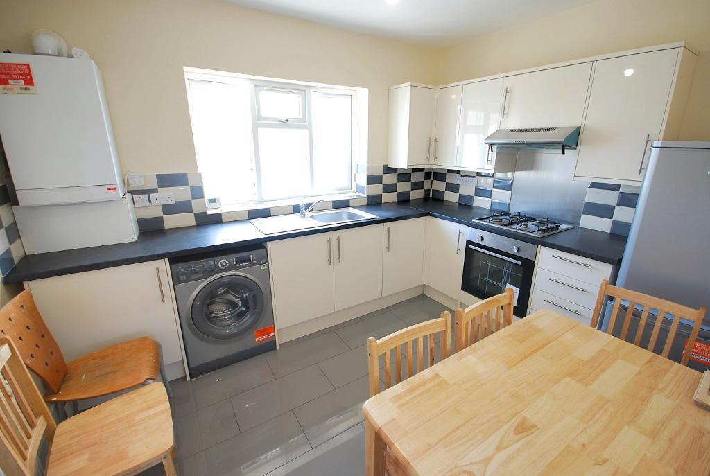 3 Bedroom CONVERTED FLAT to Rent in WEMBLEY, HA0 1UP