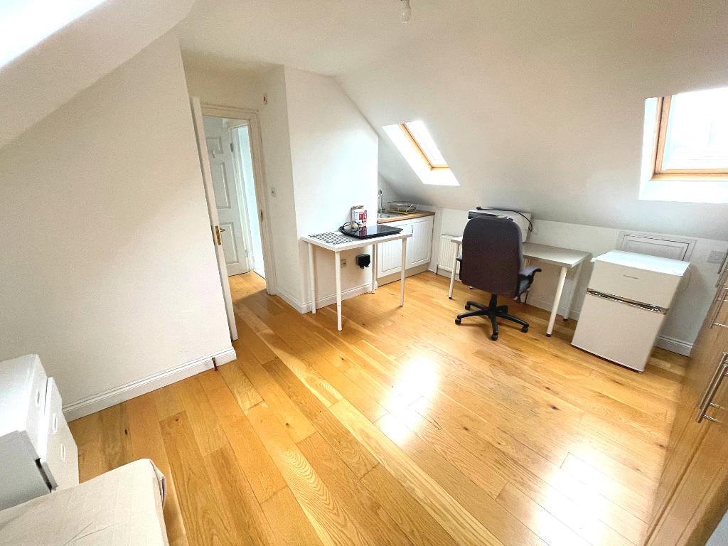 1  Bed CONVERTED FLAT Property to Rent in WEMBELY, HA0 4RN
