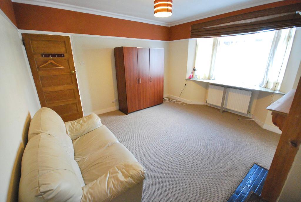 4 Bedroom SEMI DETACHED to Rent in WEMBLEY, HA0 4LH