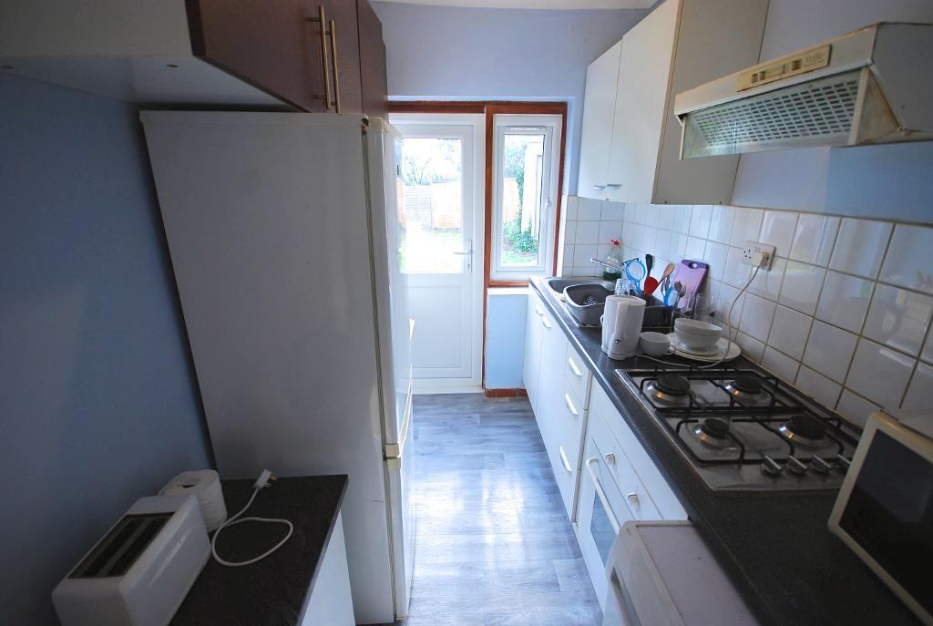 4 Bedroom SEMI DETACHED to Rent in WEMBLEY, HA0 4LH