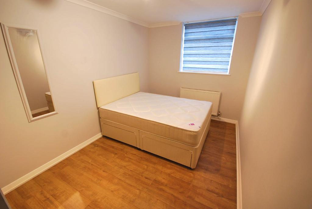 2 Bedroom FLAT to Rent in LONDON, W5 3RJ