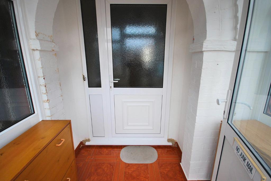 4 Bedroom MID TERRACED to Rent in PERIVALE, UB6 7DN