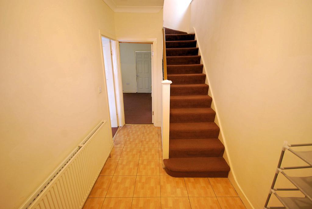 4 Bedroom SEMI DETACHED to Rent in WEMBLEY, HA9 6RQ