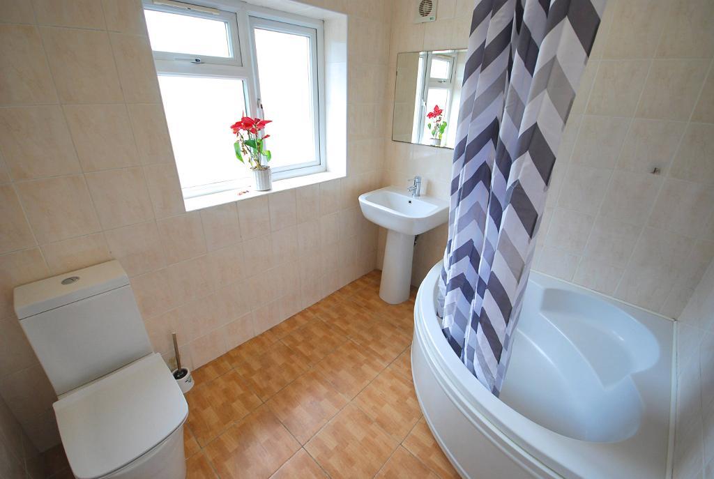 4 Bedroom SEMI DETACHED to Rent in WEMBLEY, HA9 6RQ