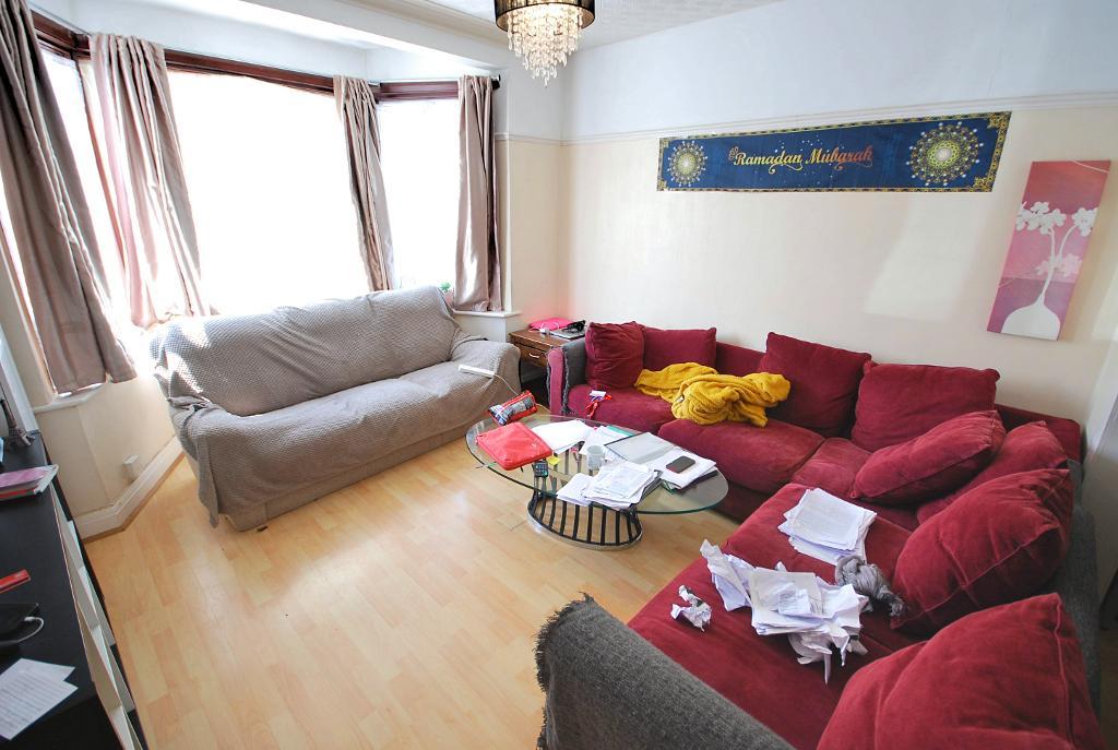 3 Bedroom MID TERRACED for Sale in GREENFORD, UB6 0LX