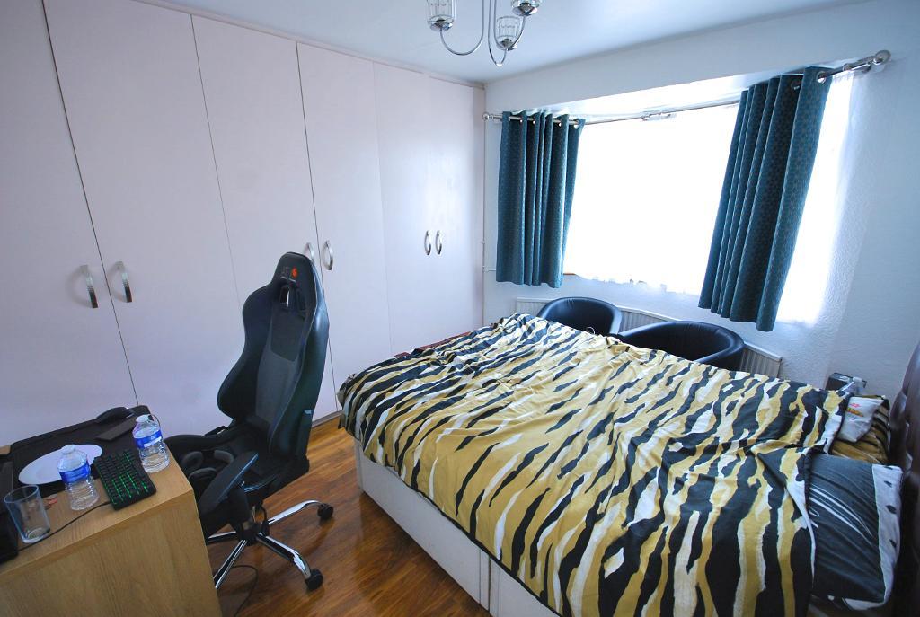 3 Bedroom MID TERRACED for Sale in WEMBLEY, HA0 4ER
