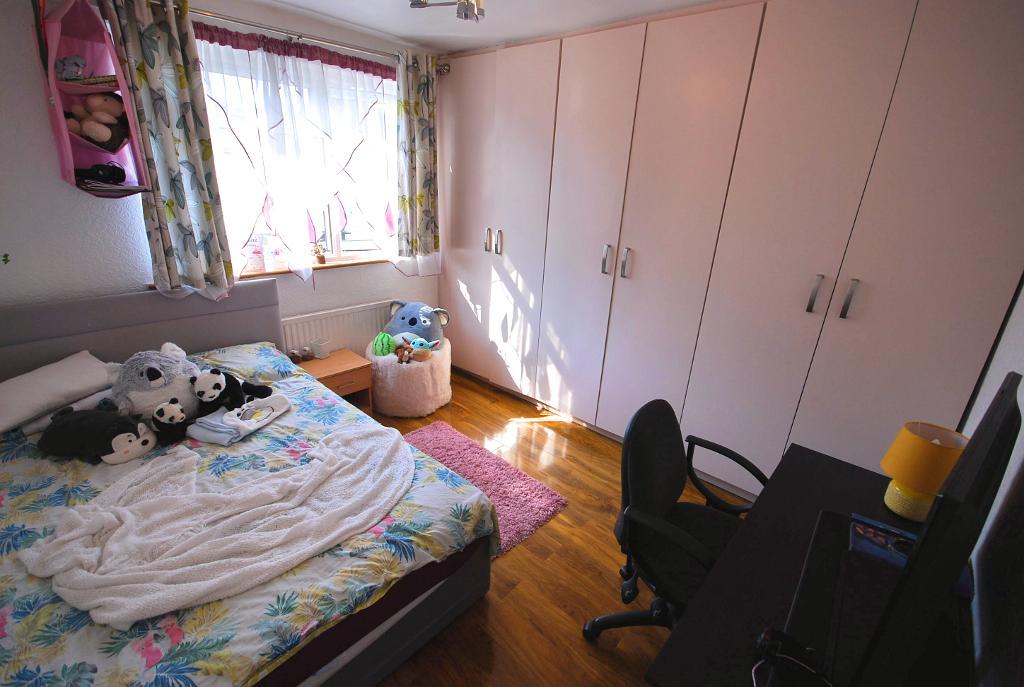 3 Bedroom MID TERRACED for Sale in WEMBLEY, HA0 4ER