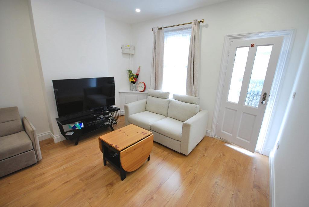 3 Bedroom MID TERRACED to Rent in WEMBLEY, HA0 1JS