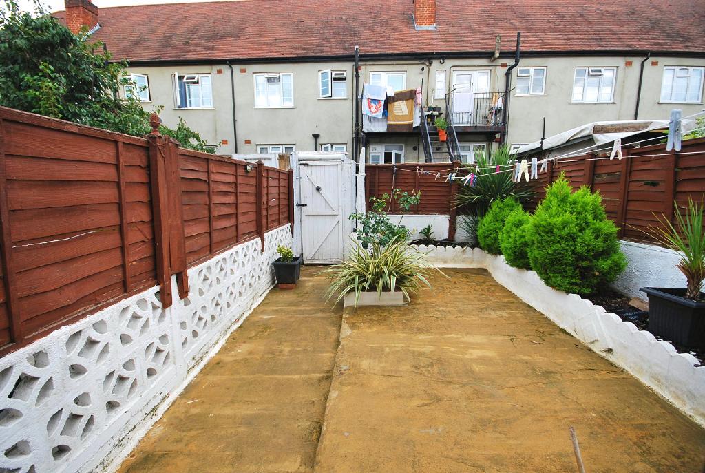 3 Bedroom MID TERRACED to Rent in WEMBLEY, HA0 1JS