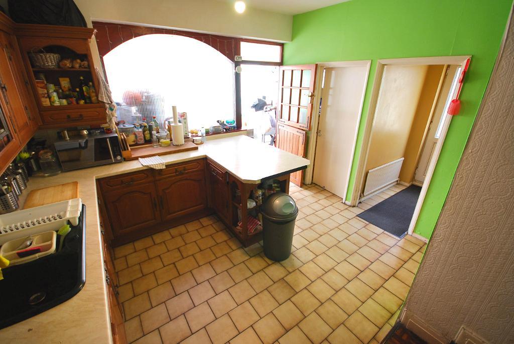 4 Bedroom SEMI DETACHED to Rent in WEMBLEY, HA0 4JH