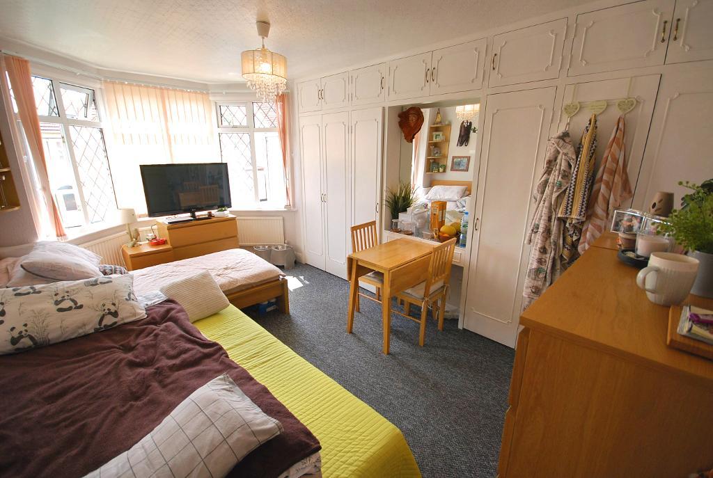 4 Bedroom SEMI DETACHED to Rent in WEMBLEY, HA0 4JH