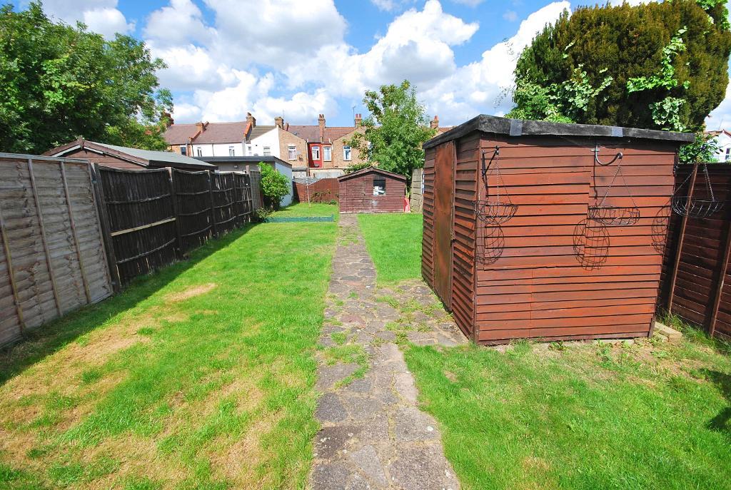 4 Bedroom SEMI DETACHED to Rent in WEMBLEY, HA0 4JH