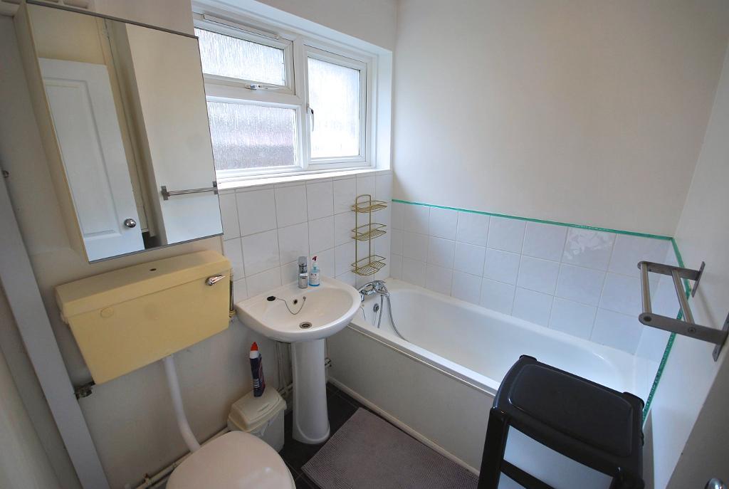 1 Bedroom BUNGALOW for Sale in WEMBLEY, HA0 1PA