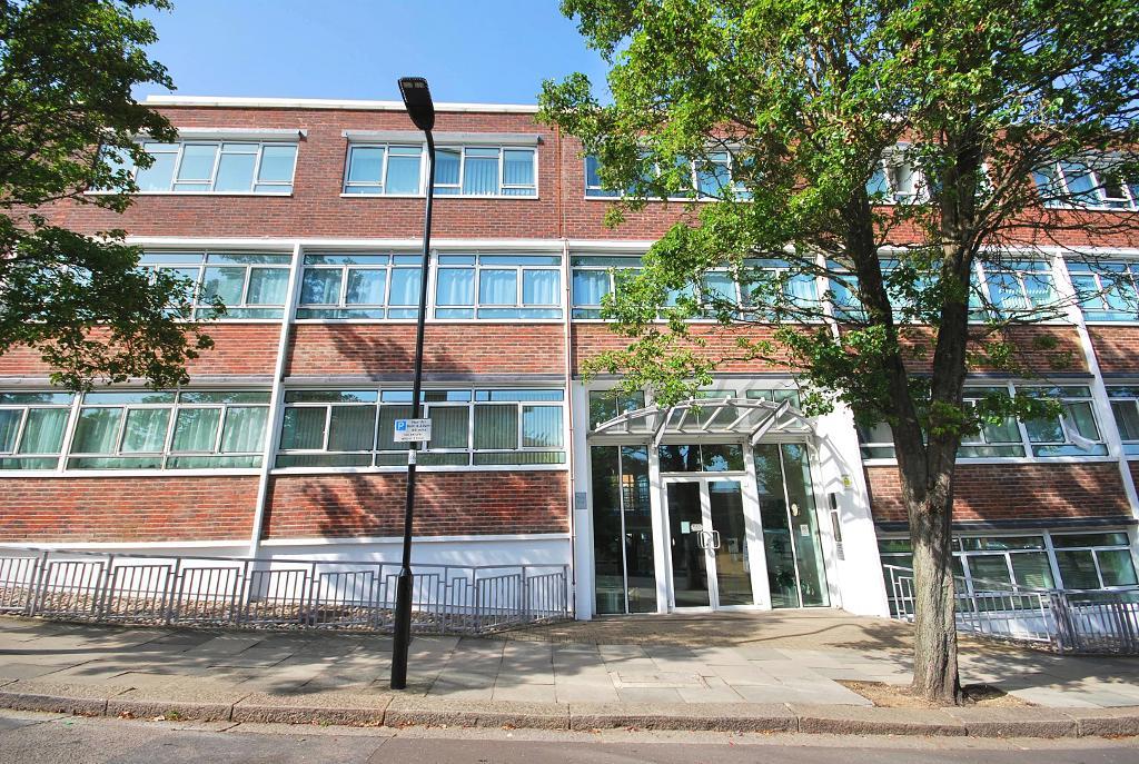 2 Bedroom FLAT to Rent in LONDON, W5 3BF