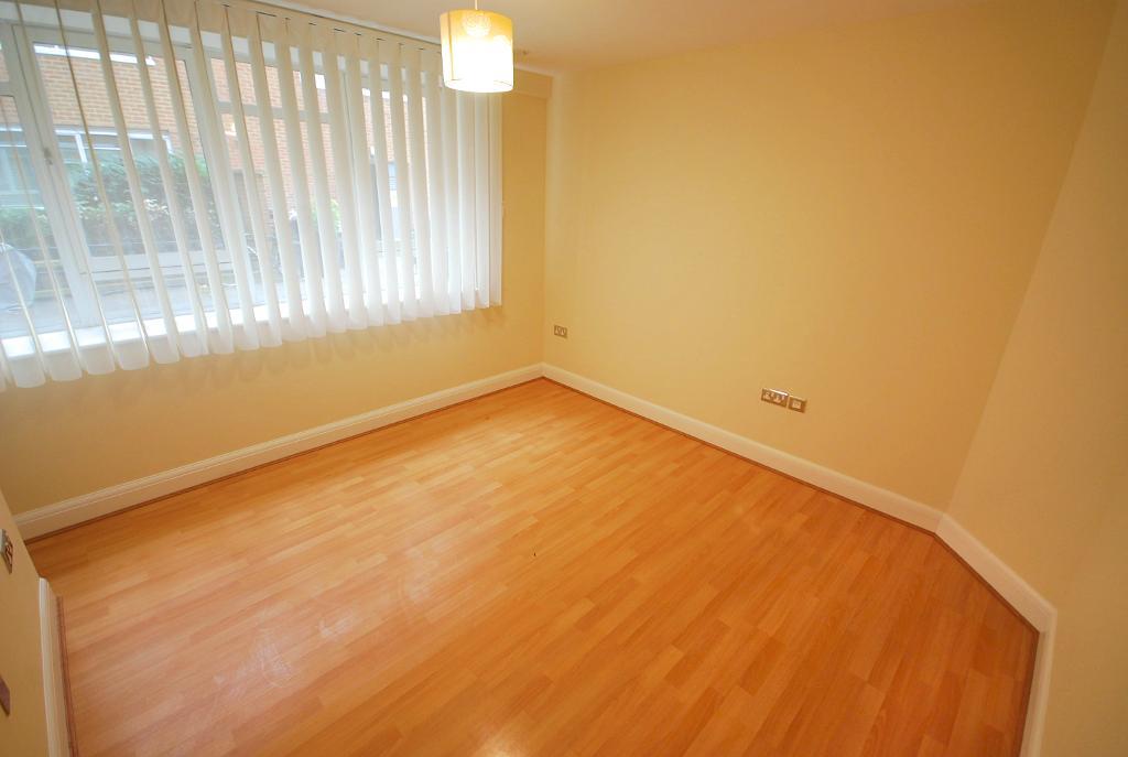 2 Bedroom FLAT to Rent in LONDON, W5 3BF