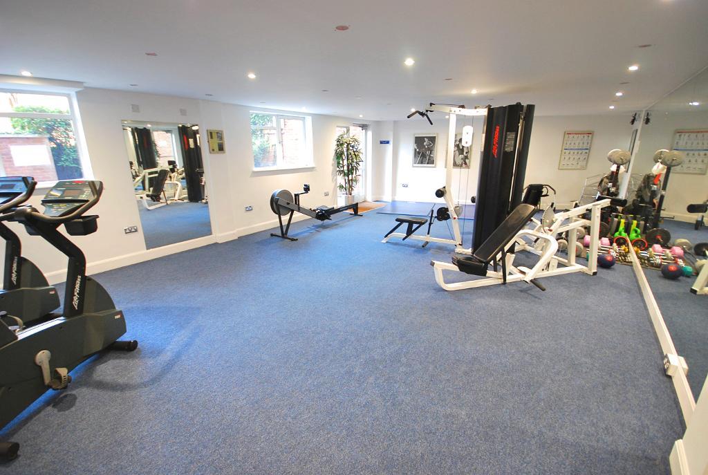 2 Bedroom FLAT to Rent in LONDON, W5 3BF