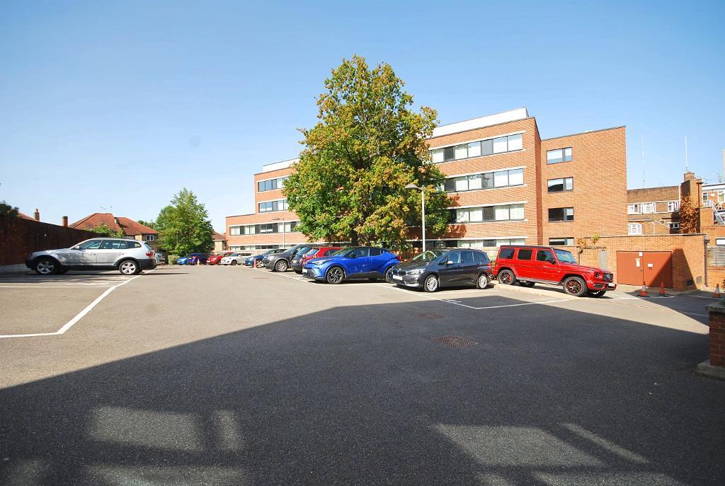2 Bedroom FLAT to Rent in LONDON, W5 3BF
