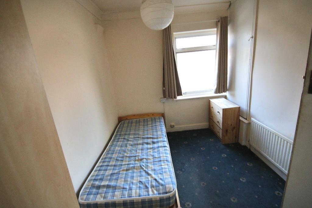 4 Bedroom MID TERRACED to Rent in WEMBLEY, HA0 1HZ