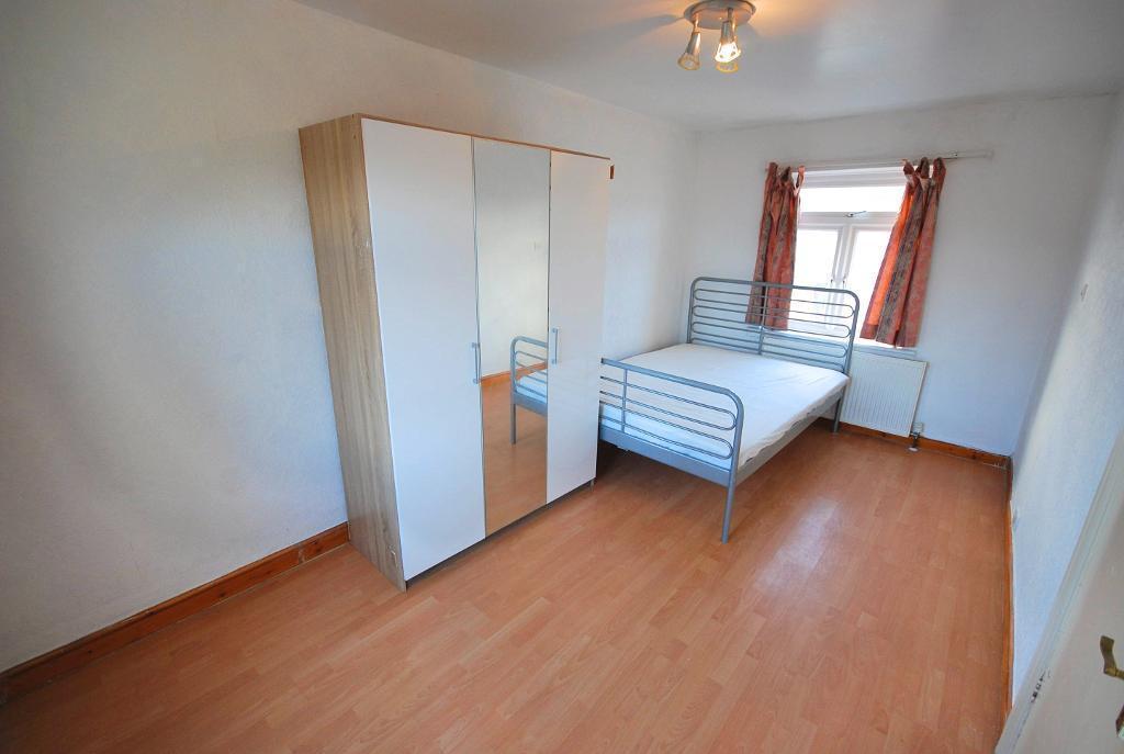 3 Bedroom MID TERRACED for Sale in WEMBLEY, HA0 1LT