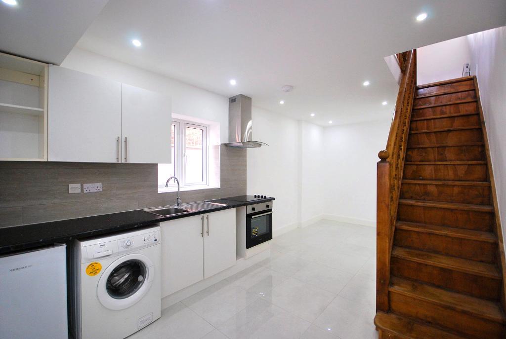 1  Bed HOUSE Property to Rent in GREENFORD, UB6 7EP