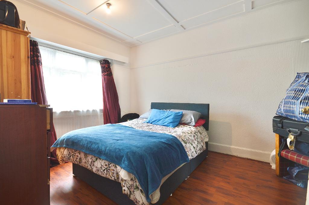 3 Bedroom BUNGALOW for Sale in WEMBLEY, HA9 8EP
