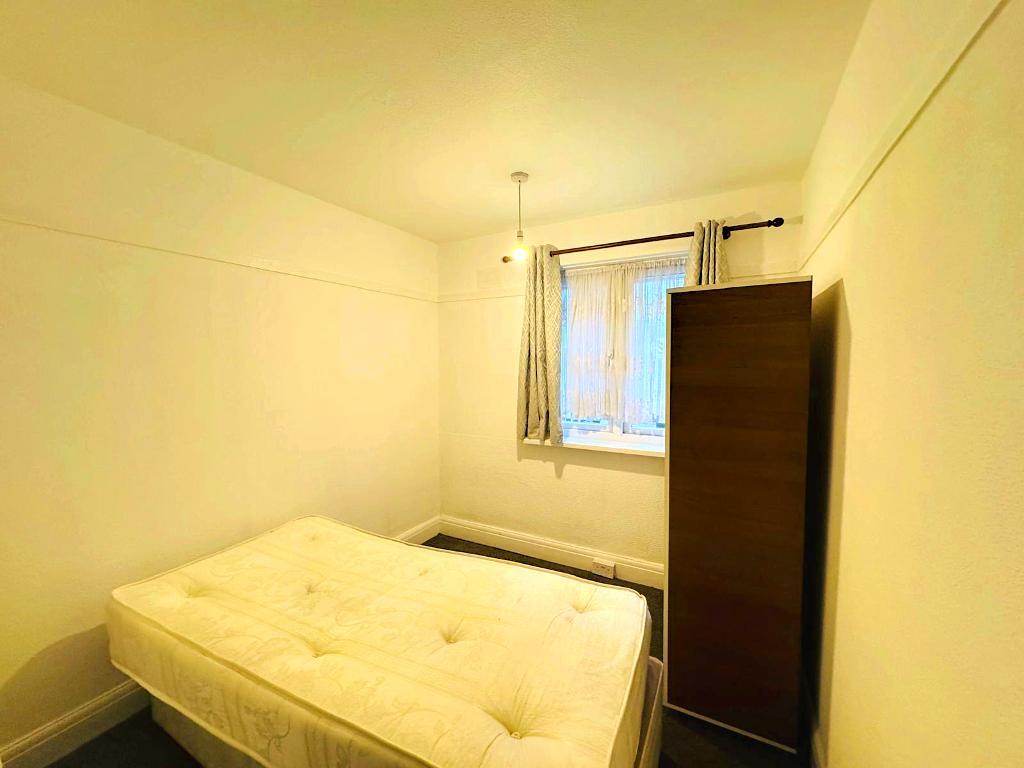 5 Bedroom SEMI DETACHED to Rent in WEMBLEY, HA9 6LS