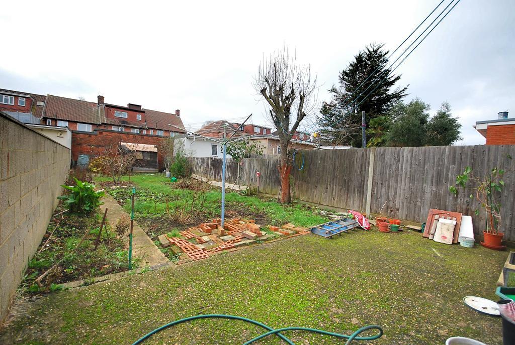 3 Bedroom SEMI DETACHED for Sale in WEMBLEY, HA9 6NX