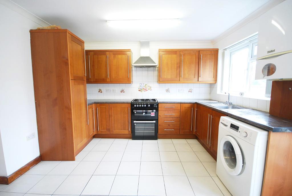 3 Bedroom SEMI DETACHED for Sale in WEMBLEY, HA9 6NX