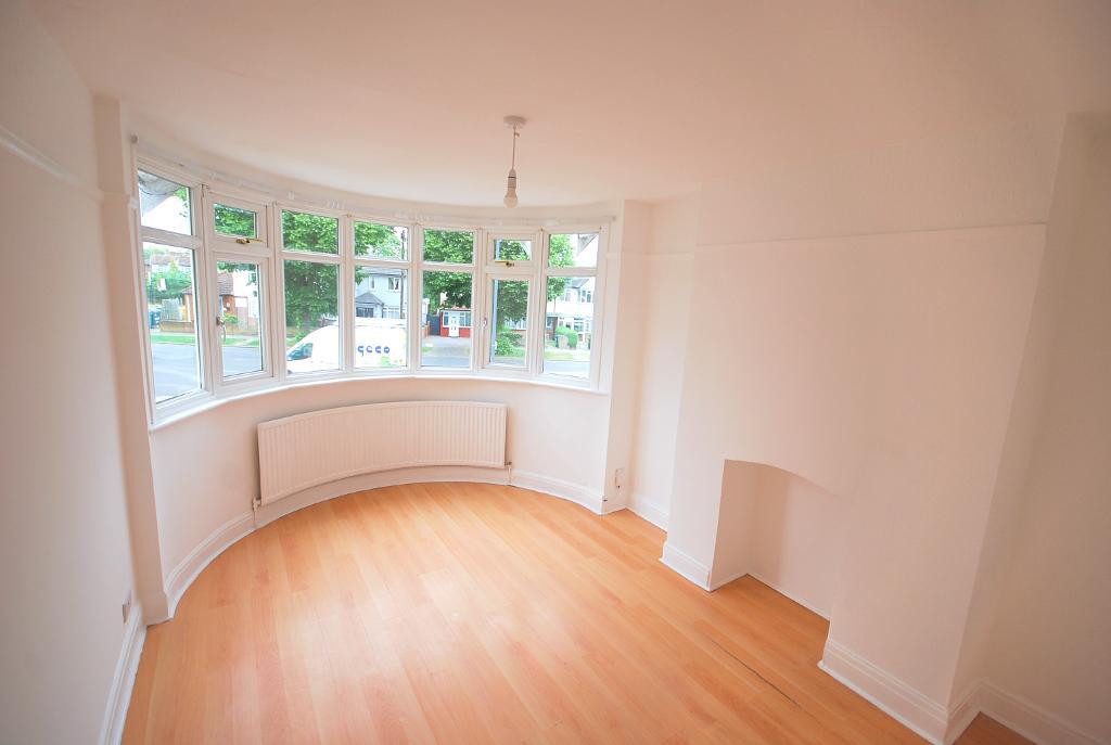 3  Bed MID TERRACED Property to Rent in HARROW, HA2 9LE