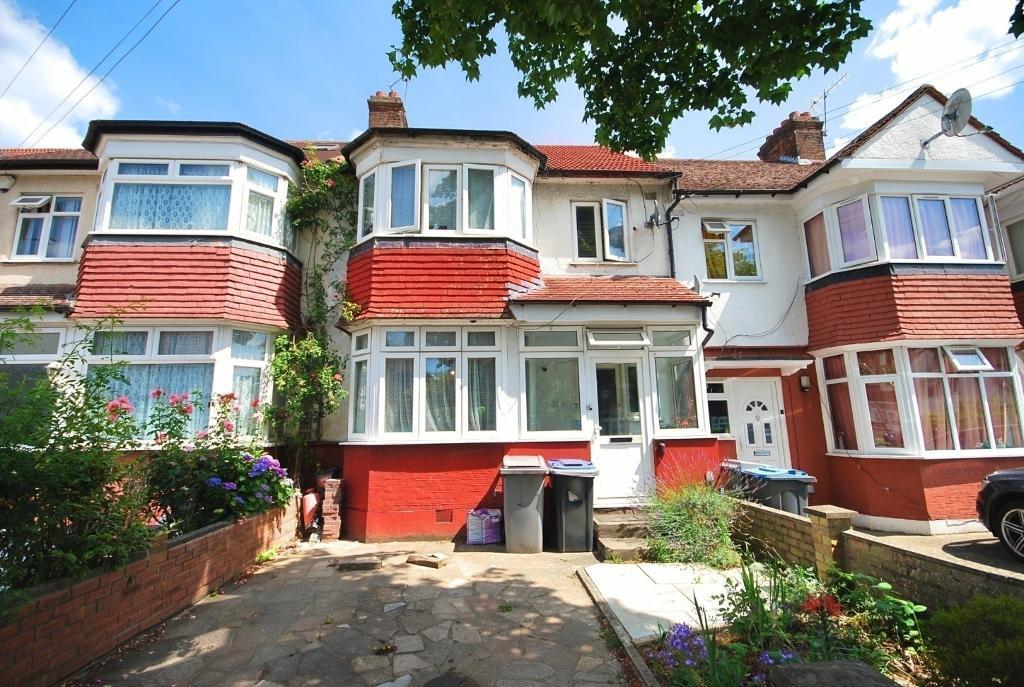 4  Bed MID TERRACED Property to Rent in WEMBLEY, HA9 8TQ