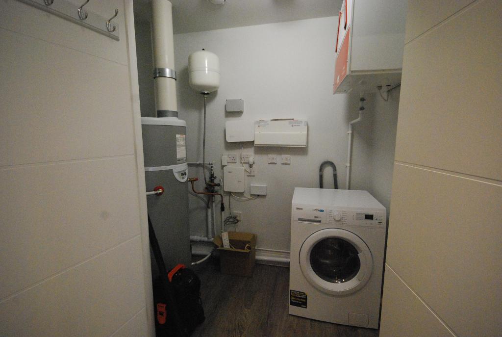 1 Bedroom FLAT for Sale in WEMBLEY, HA0 1HF