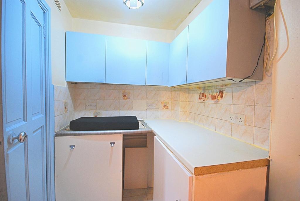 4 Bedroom SEMI DETACHED for Sale in PERIVALE, UB6 7PD