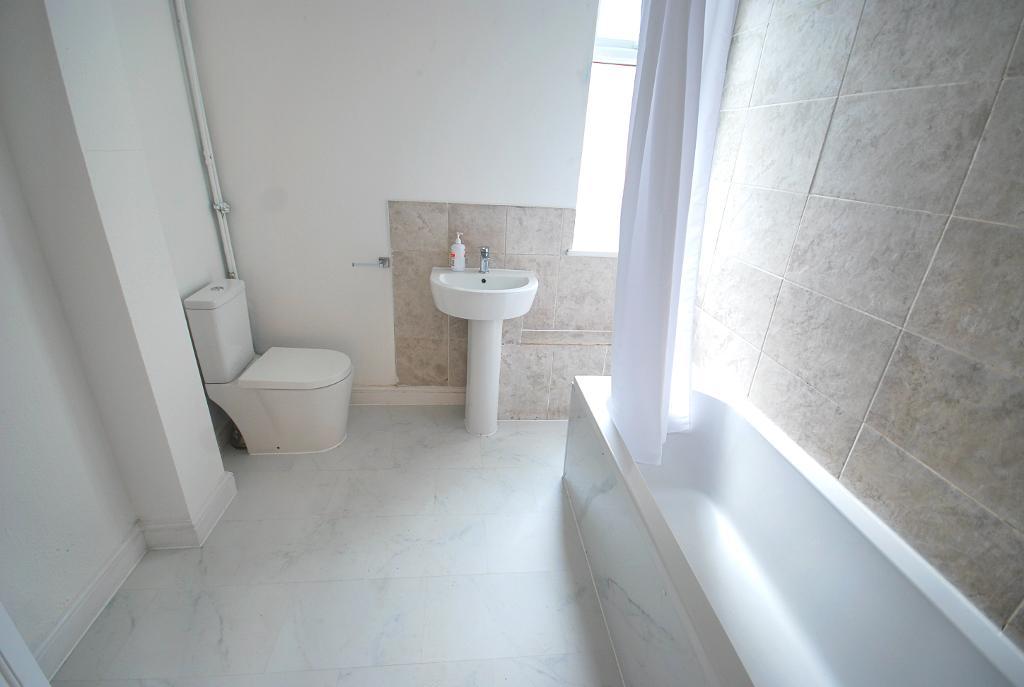 4 Bedroom FLAT to Rent in WEMBLEY, HA9 7EP