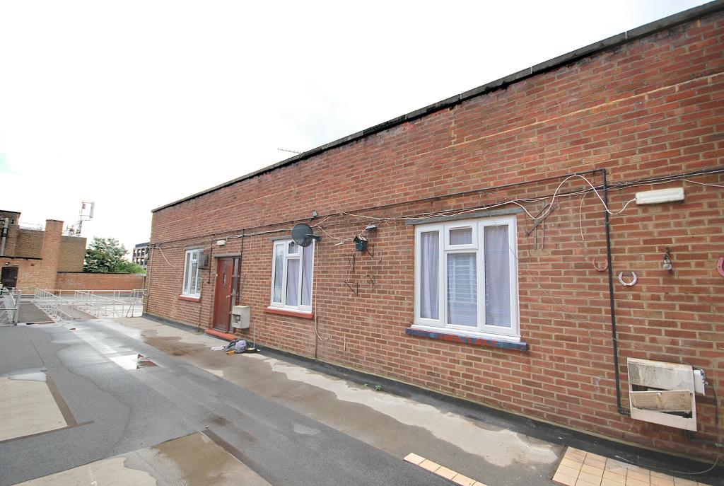 4 Bedroom FLAT to Rent in WEMBLEY, HA9 7EP