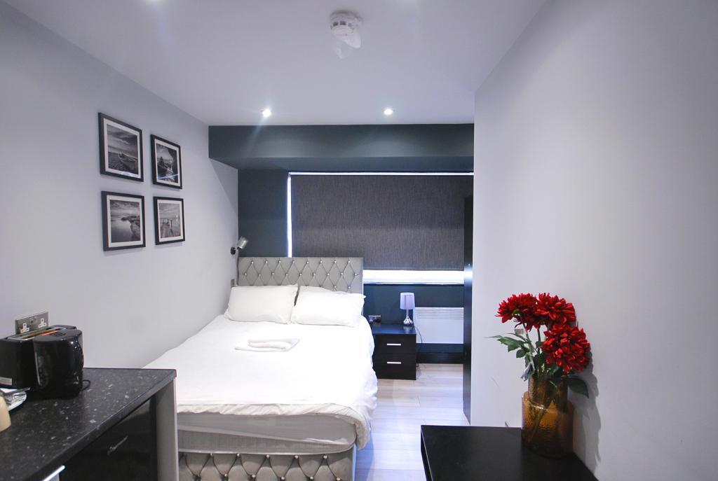 12 Bedroom SEMI DETACHED for Sale in HARROW, HA2 7LT