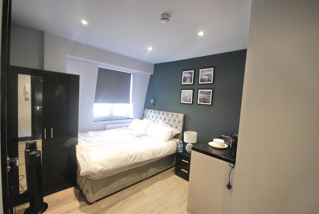 12 Bedroom SEMI DETACHED for Sale in HARROW, HA2 7LT