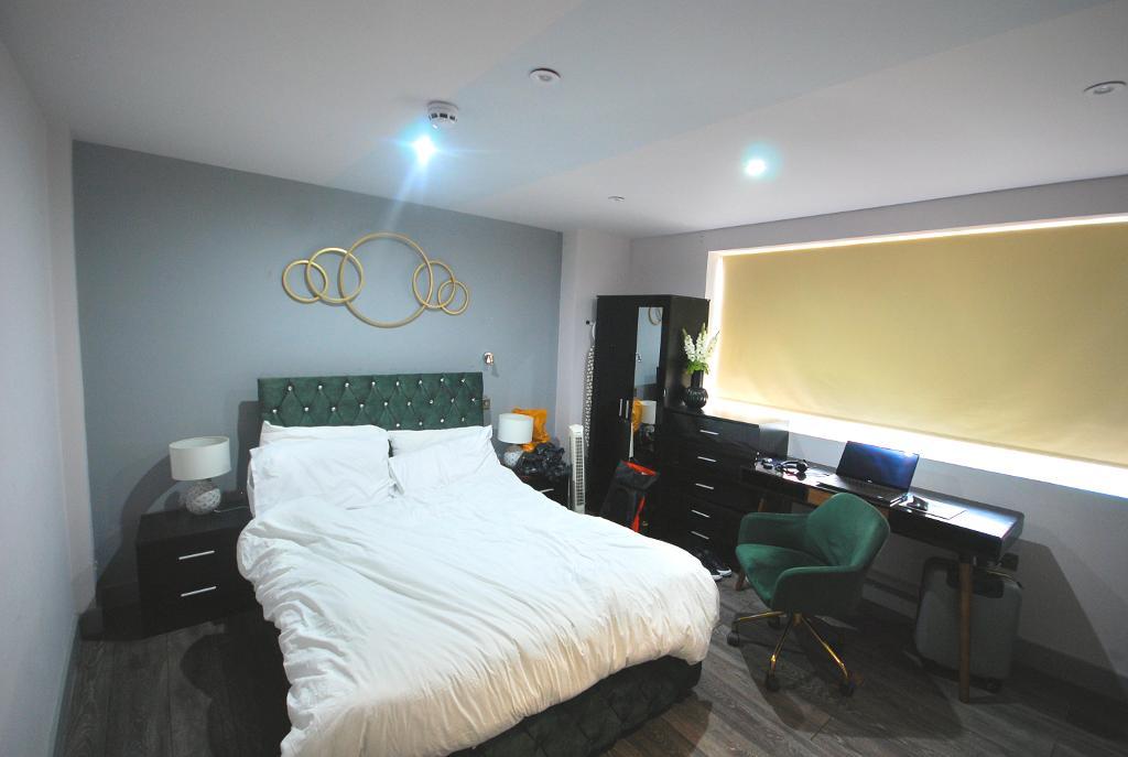 12 Bedroom SEMI DETACHED for Sale in HARROW, HA2 7LT