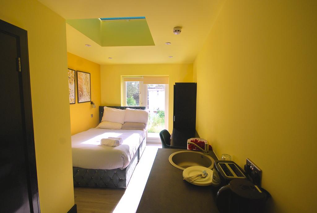 12 Bedroom SEMI DETACHED for Sale in HARROW, HA2 7LT