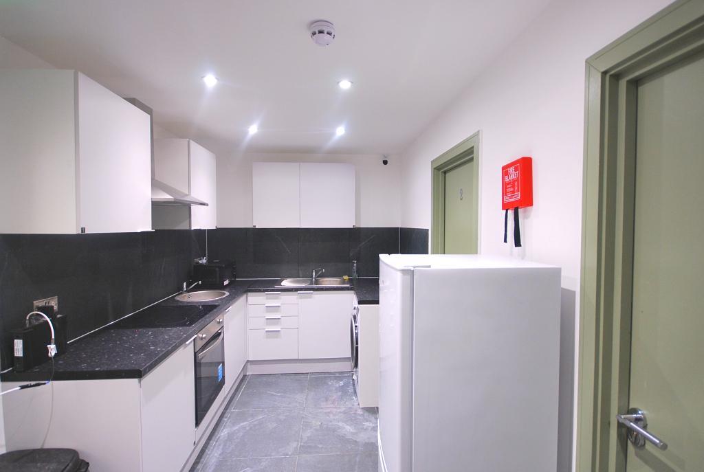 12 Bedroom SEMI DETACHED for Sale in HARROW, HA2 7LT