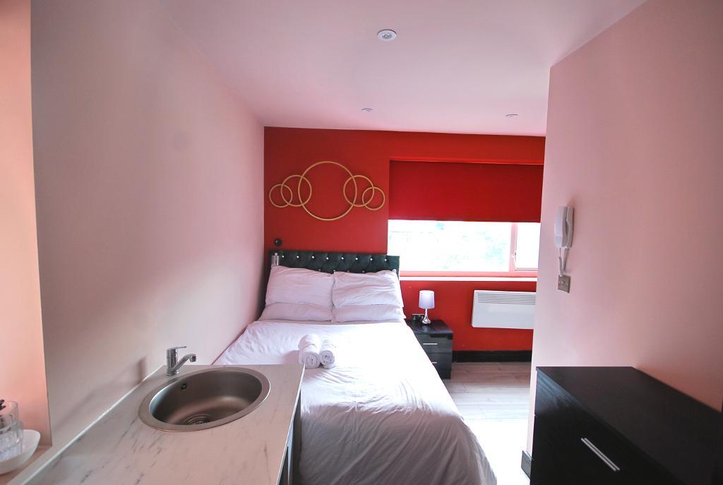 12 Bedroom SEMI DETACHED for Sale in HARROW, HA2 7LT