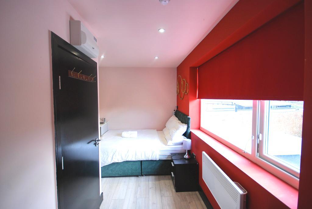 12 Bedroom SEMI DETACHED for Sale in HARROW, HA2 7LT